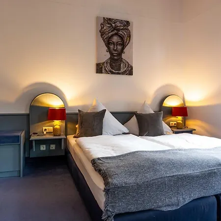 Hotel Mauritius - Im Herzen Von - Frühstück Buchbar - Restaurant - Café - Fahrradbox Crimmitschau