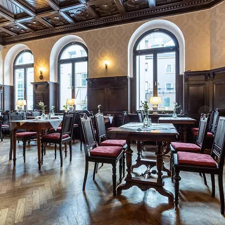 فندق Hotel Mauritius - Im Herzen Von Crimmitschau - Fruehstueck Buchbar - Fahrradbox 3*