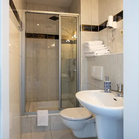 Mauritius - Im Herzen Von - Frühstück Buchbar - Restaurant - Café - Fahrradbox Hotel Crimmitschau