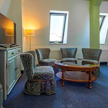Hotel Mauritius - Im Herzen Von - Frühstück Buchbar - Restaurant - Café - Fahrradbox Crimmitschau