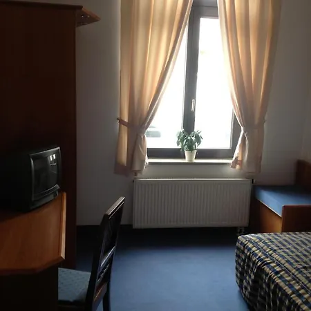 ホテル Mauritius - Im Herzen Von - Fruehstueck Buchbar - Fahrradbox 3*