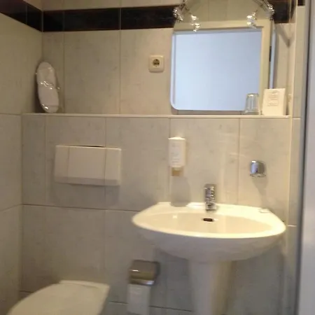 Hotel Mauritius - Im Herzen Von - Frühstück Buchbar - Restaurant - Café - Fahrradbox