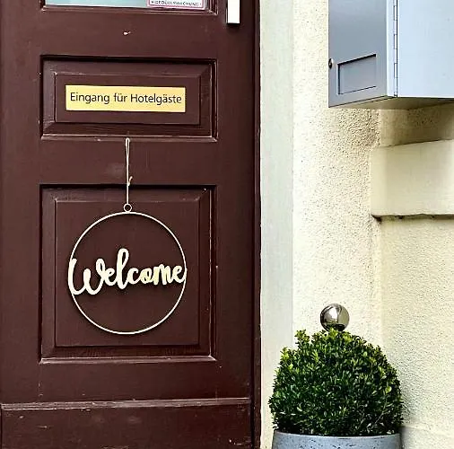 Hotel Mauritius - Im Herzen Von Crimmitschau - Fruehstueck Buchbar - Fahrradbox فندق 3*