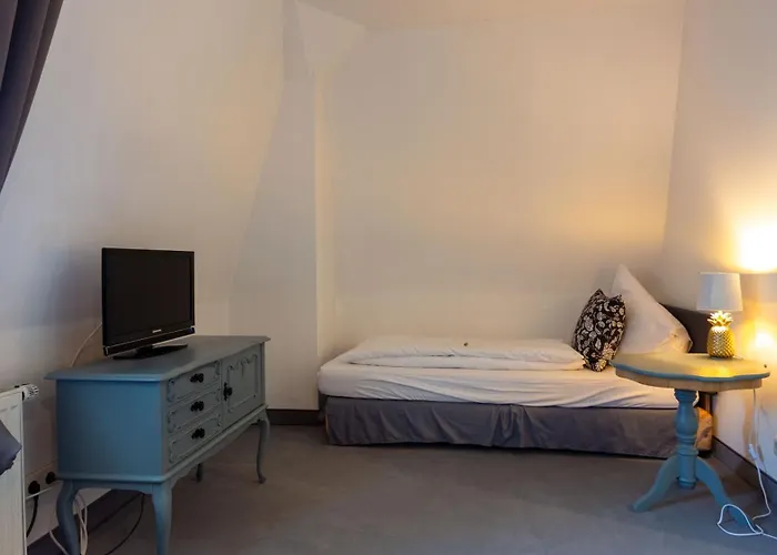 فندق Hotel Mauritius - Im Herzen Von Crimmitschau - Fruehstueck Buchbar - Fahrradbox 3*