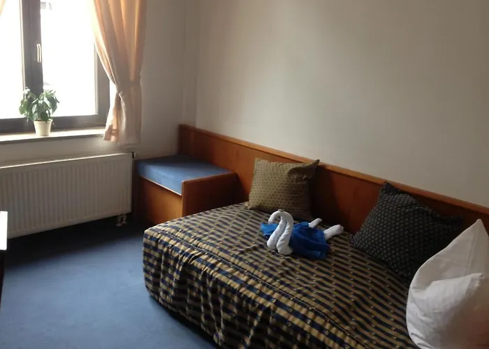 Hotel Mauritius - Im Herzen Von Crimmitschau - Fruehstueck Buchbar - Fahrradbox فندق 3*