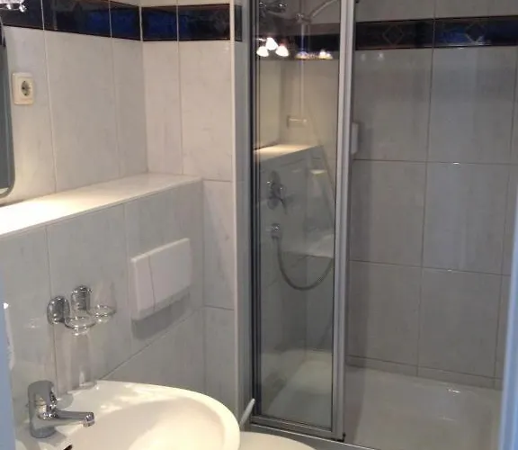 Hotel Mauritius - Im Herzen Von Crimmitschau - Fruehstueck Buchbar - Fahrradbox فندق Crimmitschau