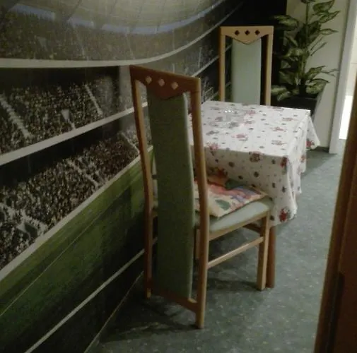 Hotel Mauritius - Im Herzen Von Crimmitschau - Fruehstueck Buchbar - Fahrradbox 3*