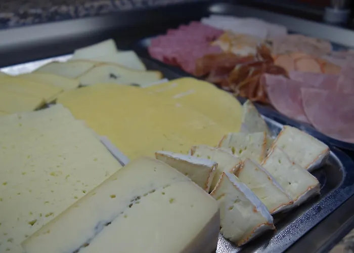 Hotel Mauritius - Im Herzen Von Crimmitschau - Fruehstueck Buchbar - Fahrradbox