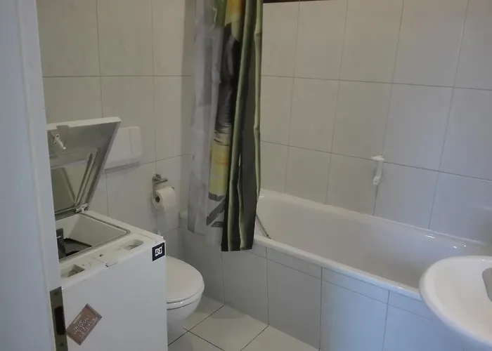 Hotel Mauritius - Im Herzen Von Crimmitschau - Fruehstueck Buchbar - Fahrradbox